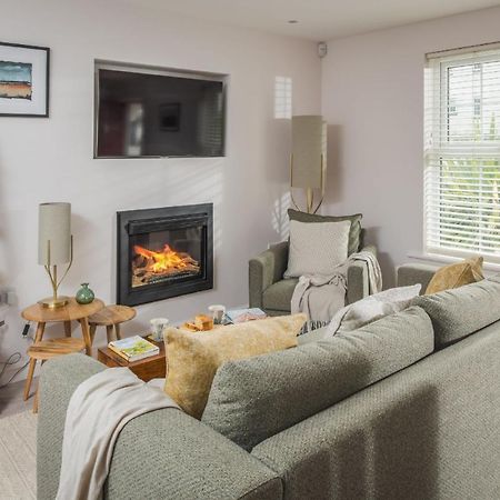 Tradewinds Villa Camber Bagian luar foto
