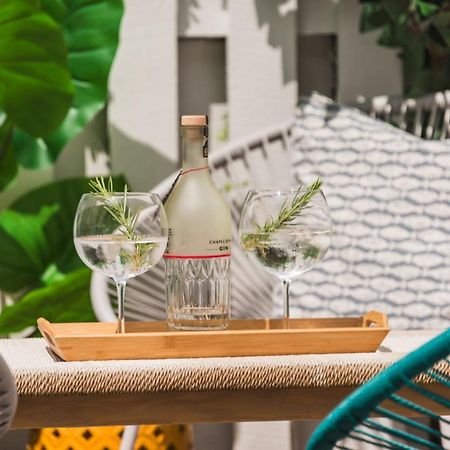 Tradewinds Villa Camber Bagian luar foto