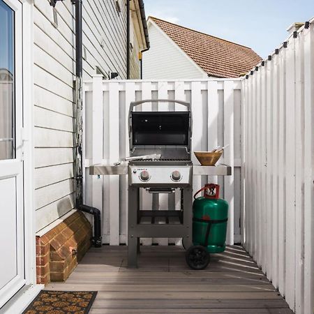 Tradewinds Villa Camber Bagian luar foto