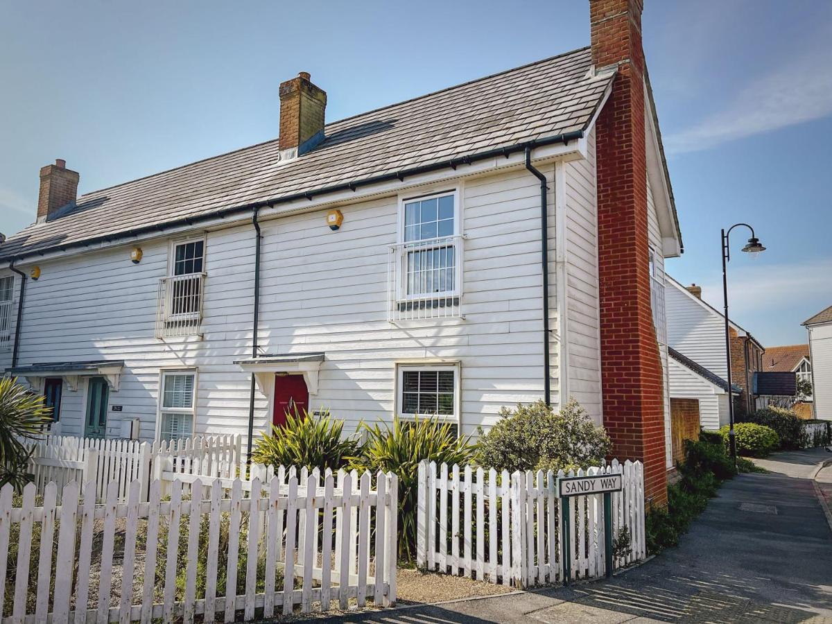Tradewinds Villa Camber Bagian luar foto