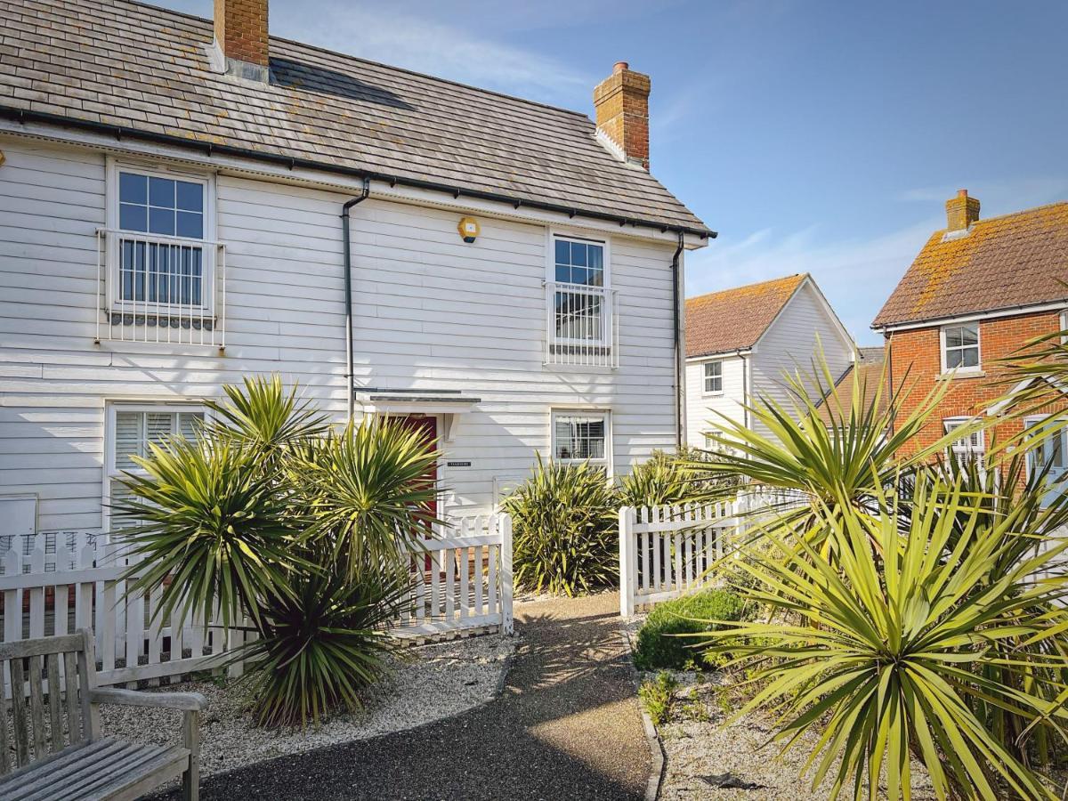 Tradewinds Villa Camber Bagian luar foto