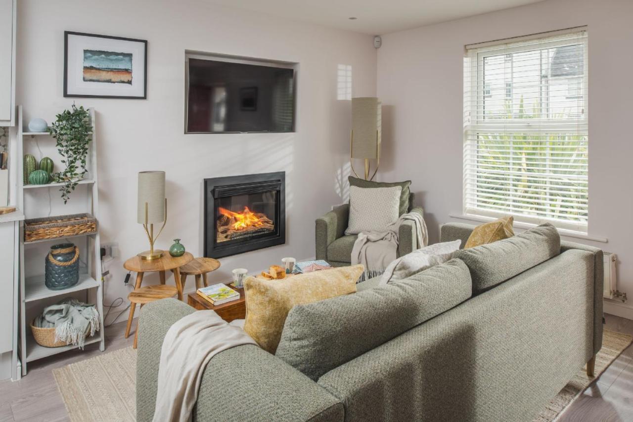 Tradewinds Villa Camber Bagian luar foto