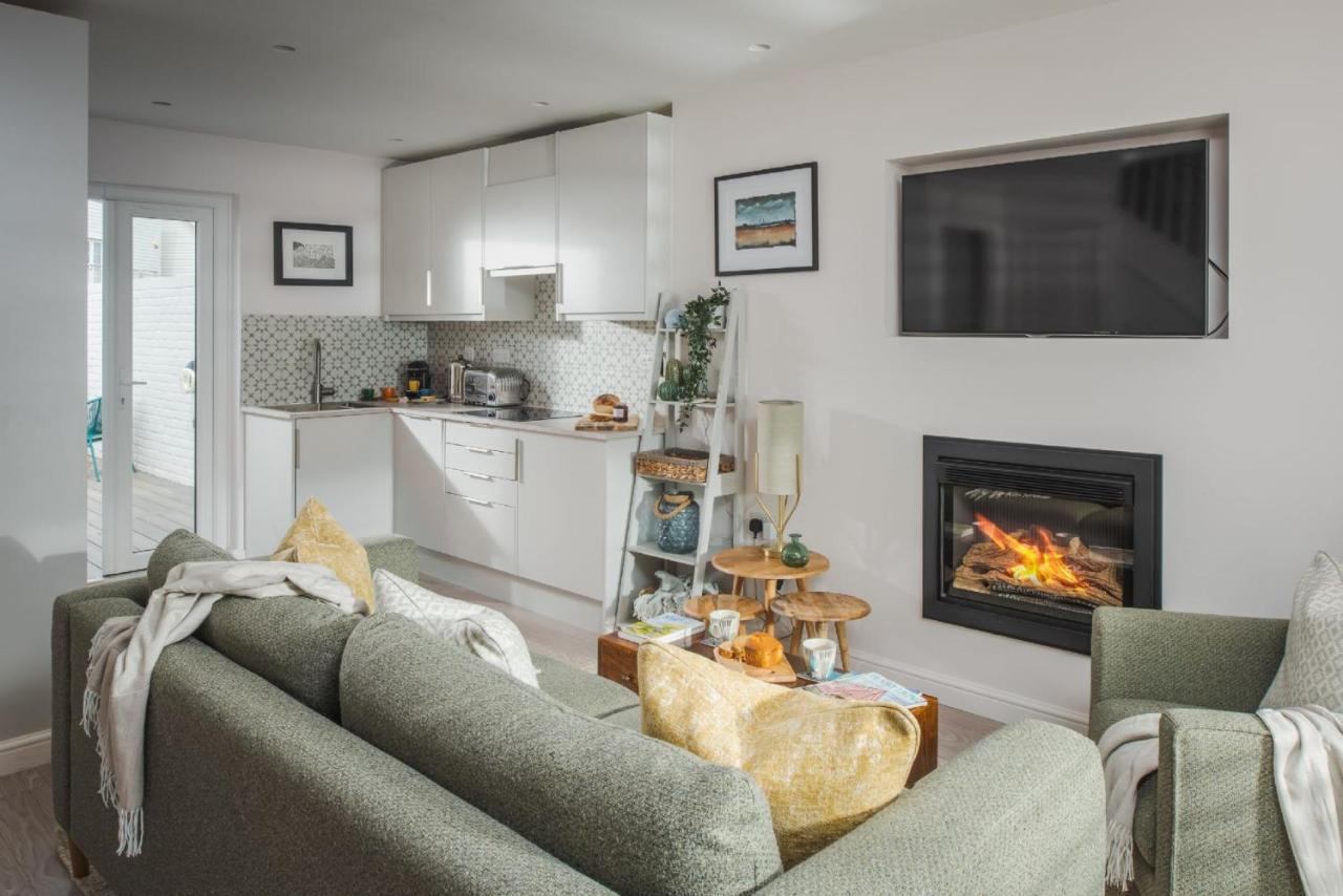 Tradewinds Villa Camber Bagian luar foto