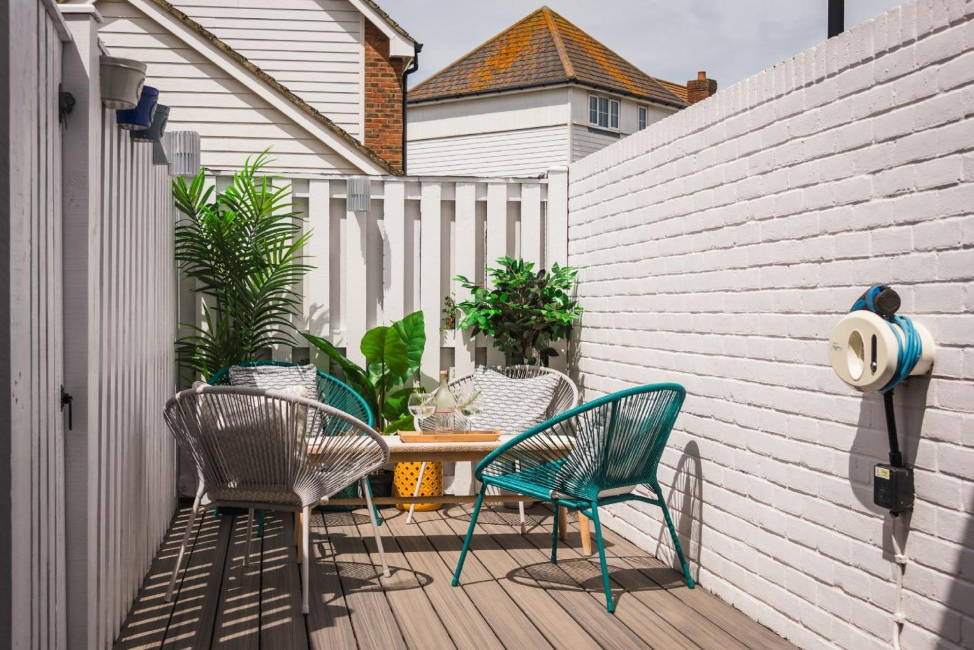 Tradewinds Villa Camber Bagian luar foto