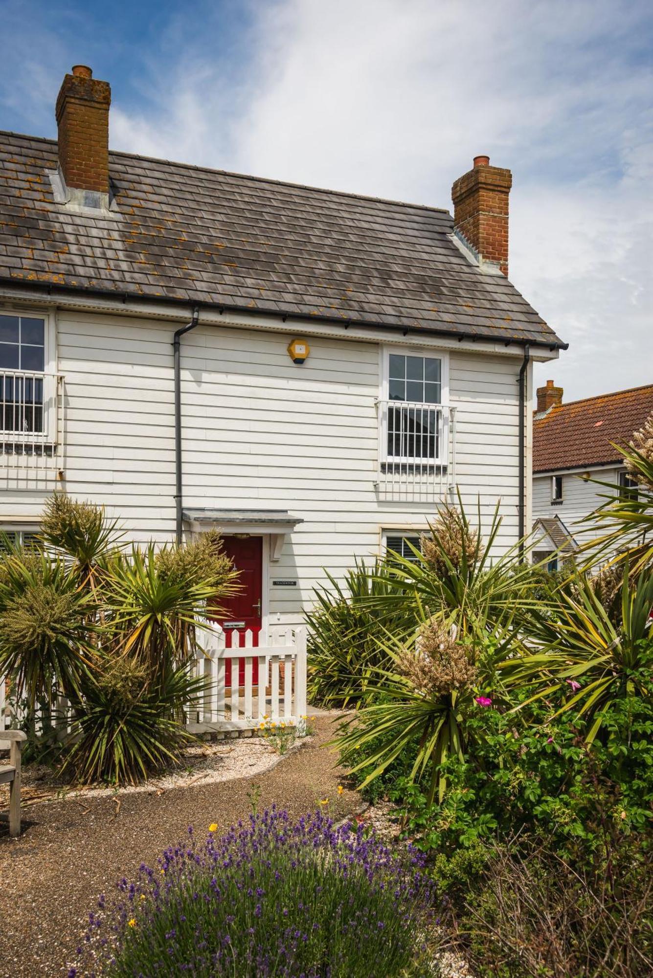 Tradewinds Villa Camber Bagian luar foto